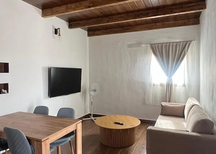 Violante Apartment *